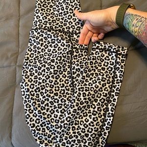 Ethos white leopard leggings